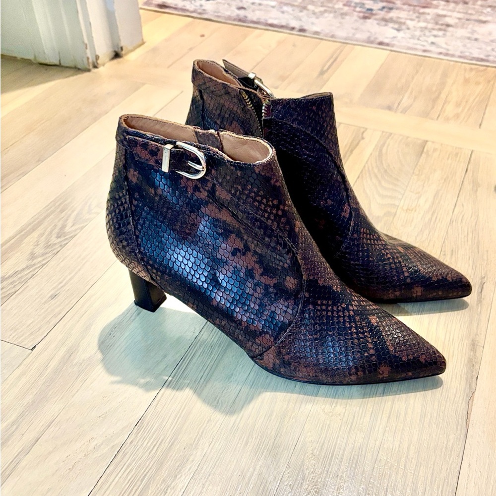 Joie  Snakeskin Embossed Leather Ankle Boots Sz 10